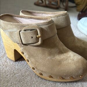 Veronica Beard Dacey Tan Suede Women's Clogs